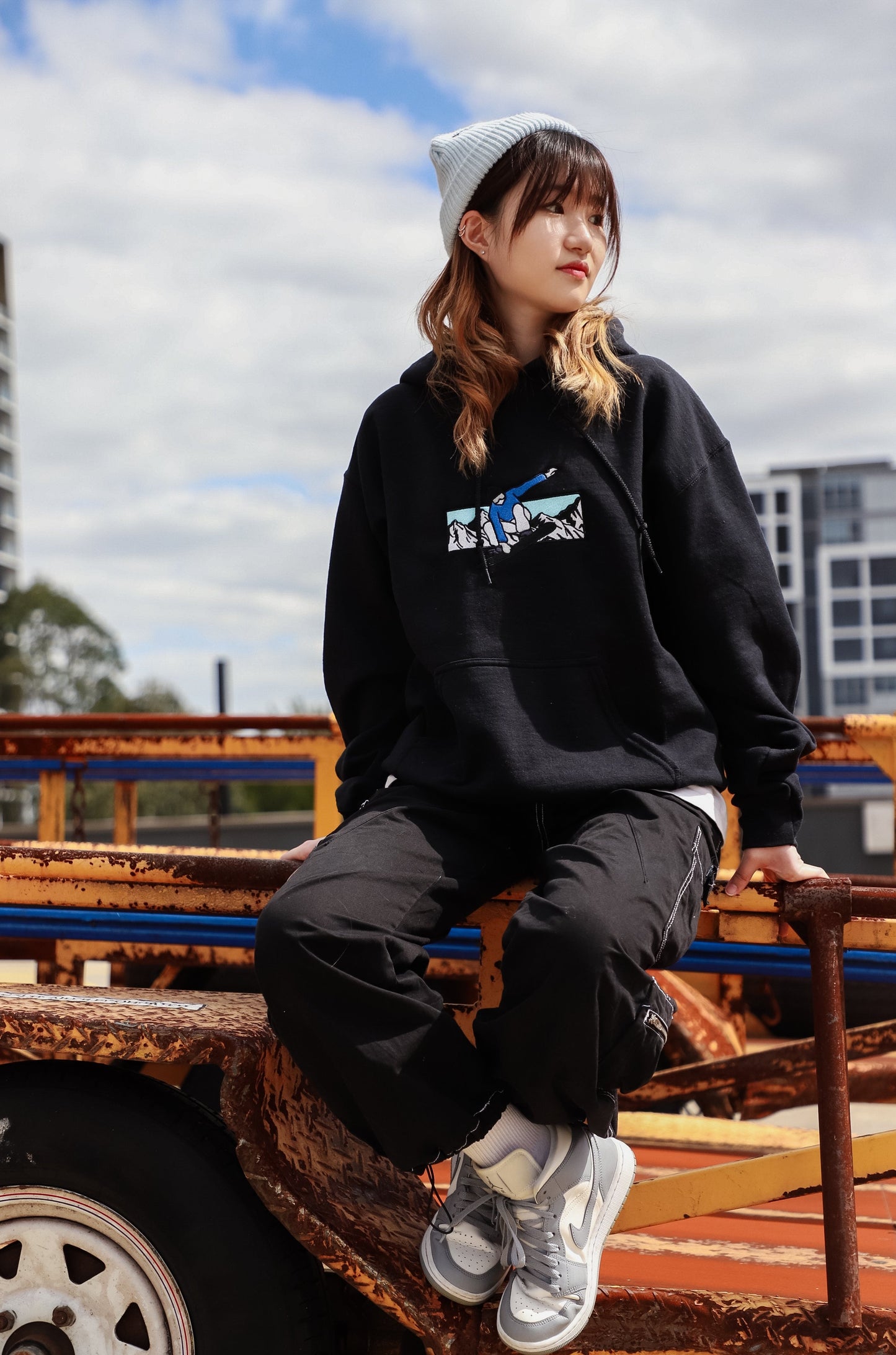 GHOSTNIA SNOWBOARD JUMP HOODIE